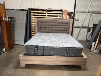 Cal king bed $399