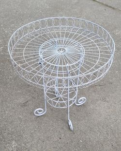 Nice Decorative White Metal Plant Stand