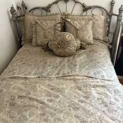 Vintage full size/queen Brocade Bedding Set