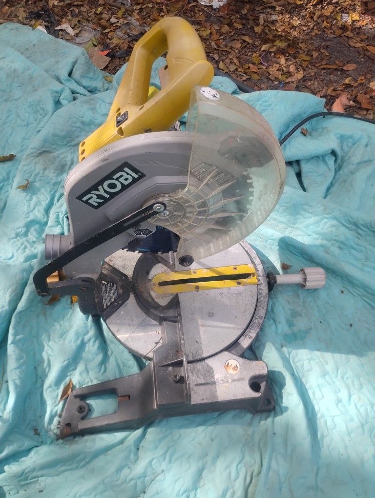 Ryobi 10" Compound Miter Saw