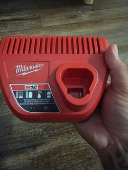 Milwaukee M12 charger