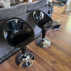 Free Plastic Bar Stools