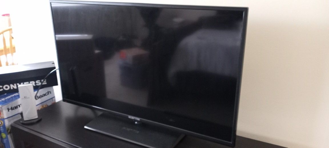 32 Inch TV