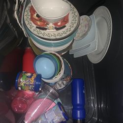 Garage sale (Selling Everything Together/Vendo Todo Junto)