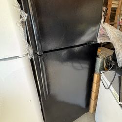 Top Freezer Refrigerator 