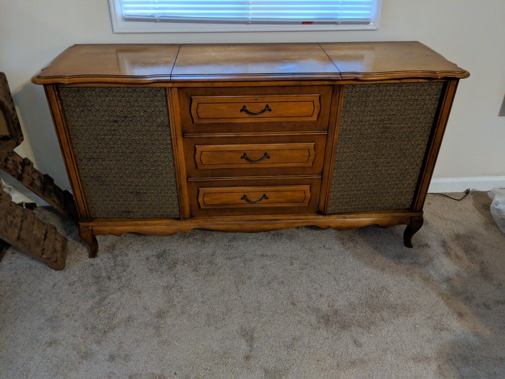 Sears Silvertone console radio and record player for Sale in Hickory, NC OfferUp