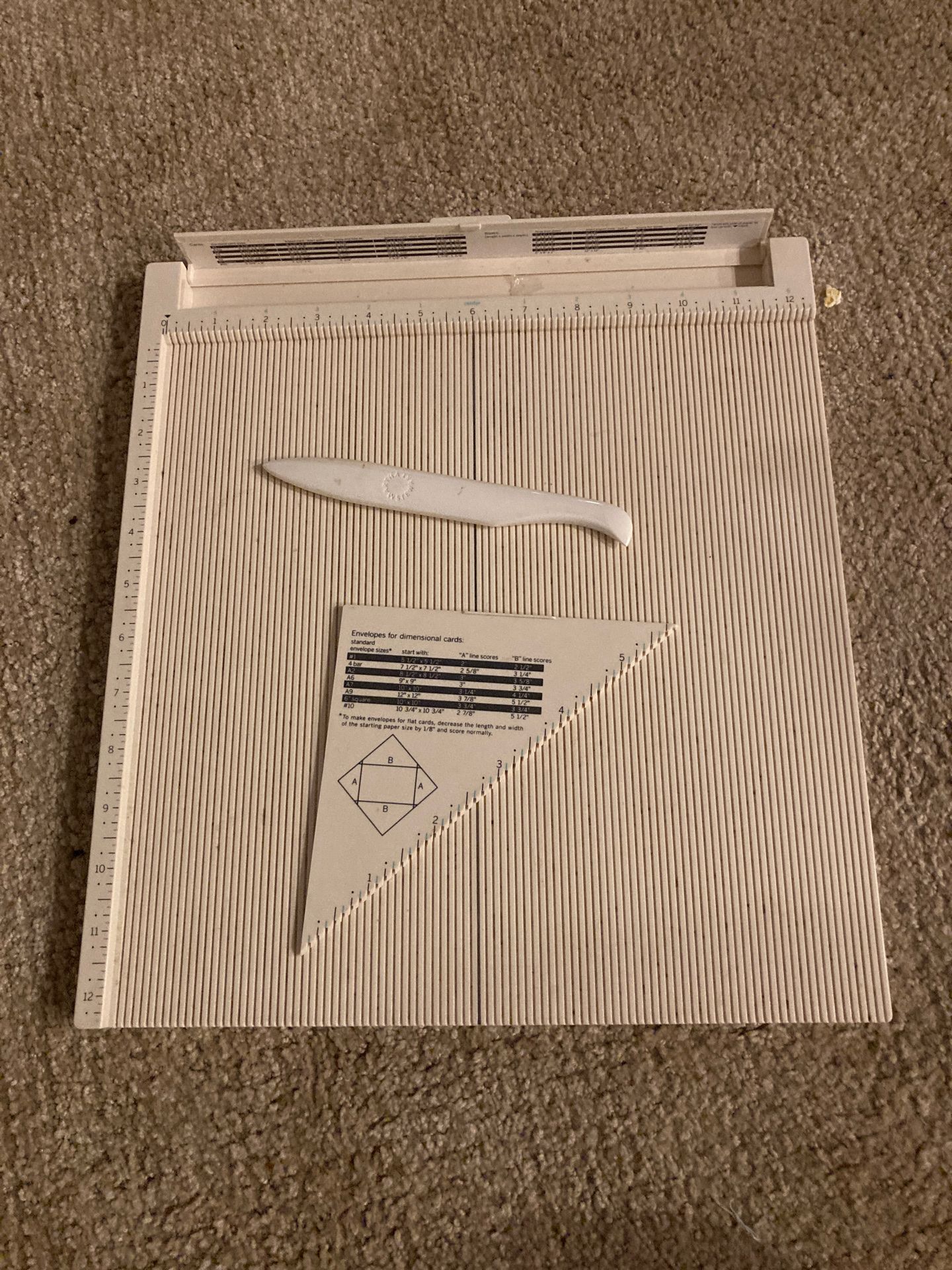Papers Scoring board and envelopes dimension card tool