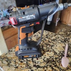 Brushless 20 Volt Butterfly 2 In 1 Drill worx