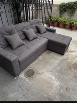 Gray L-Shaped Sectional Sofa with Chaise – Good Condition –