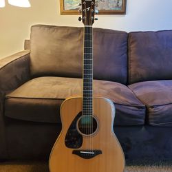 Left Handed Yamaha Acoustic Guitar 