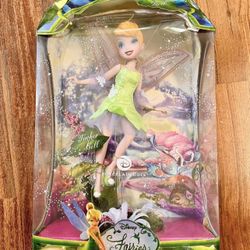 Disney fairies Tinker belle Collectible Porcelain Doll Vintage 2007   Brand new in box, box has some damage at the top but doll is in perfect conditio