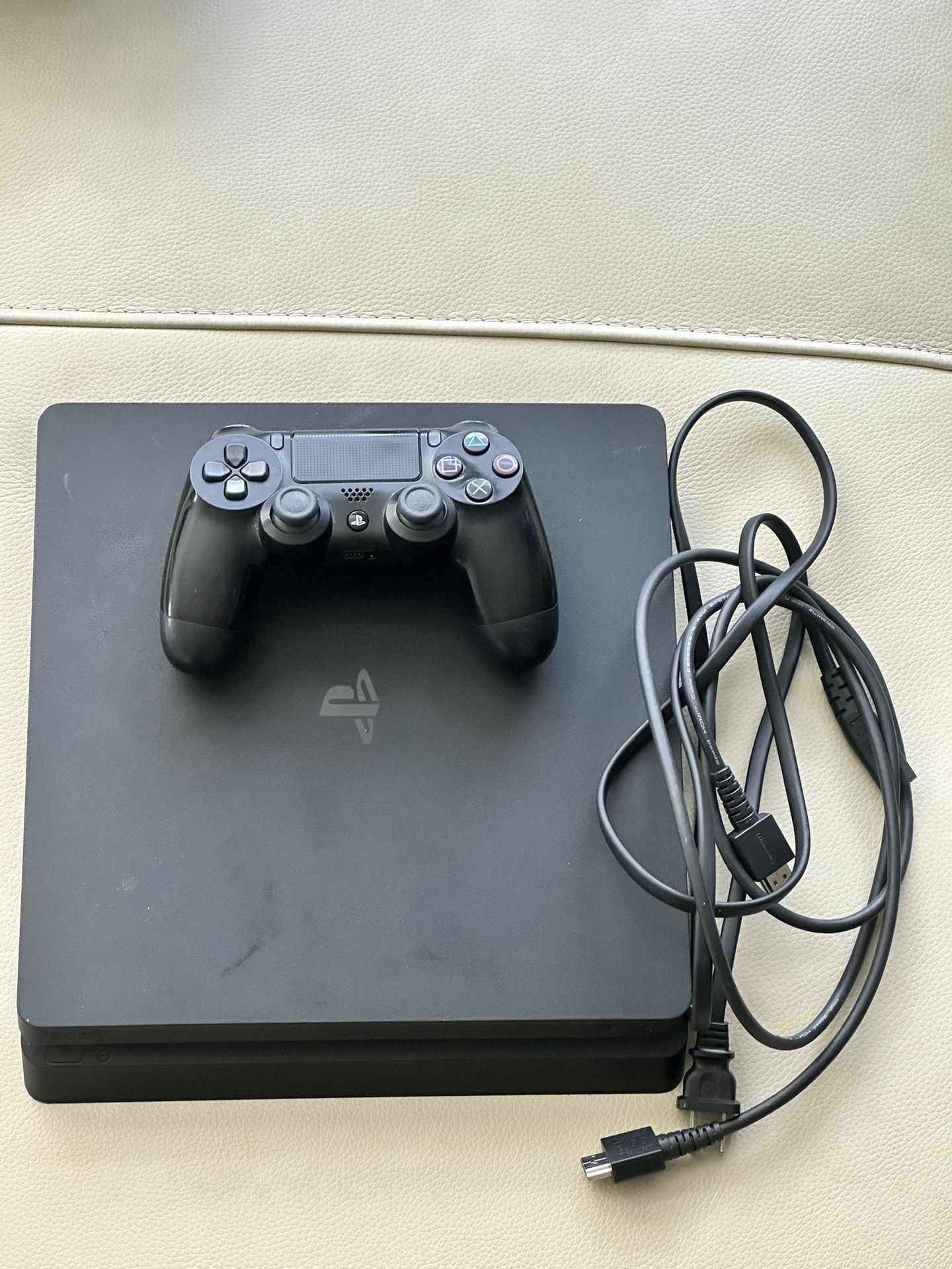 PlayStation 4 Slim (ps4 Slim)