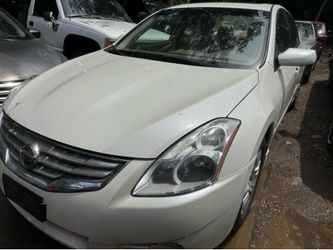 For Parts 2012 Nissan Altima Parting Out