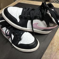 Girls Nike Jordan 1s