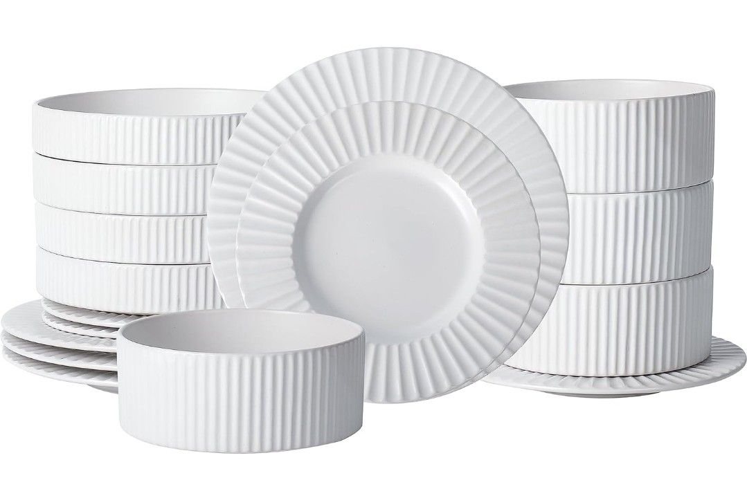 Christian Siriano Lusso 16-Piece Dinnerware Set Stoneware, White