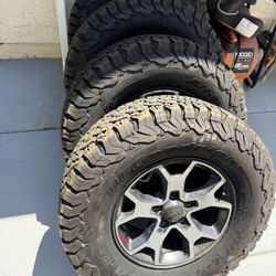 Jeep Wrangler (5 Tires And Wheels)