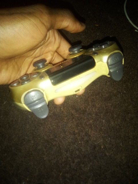 3 PS4 Controllers Perfect Condition, Pickup Only !!!