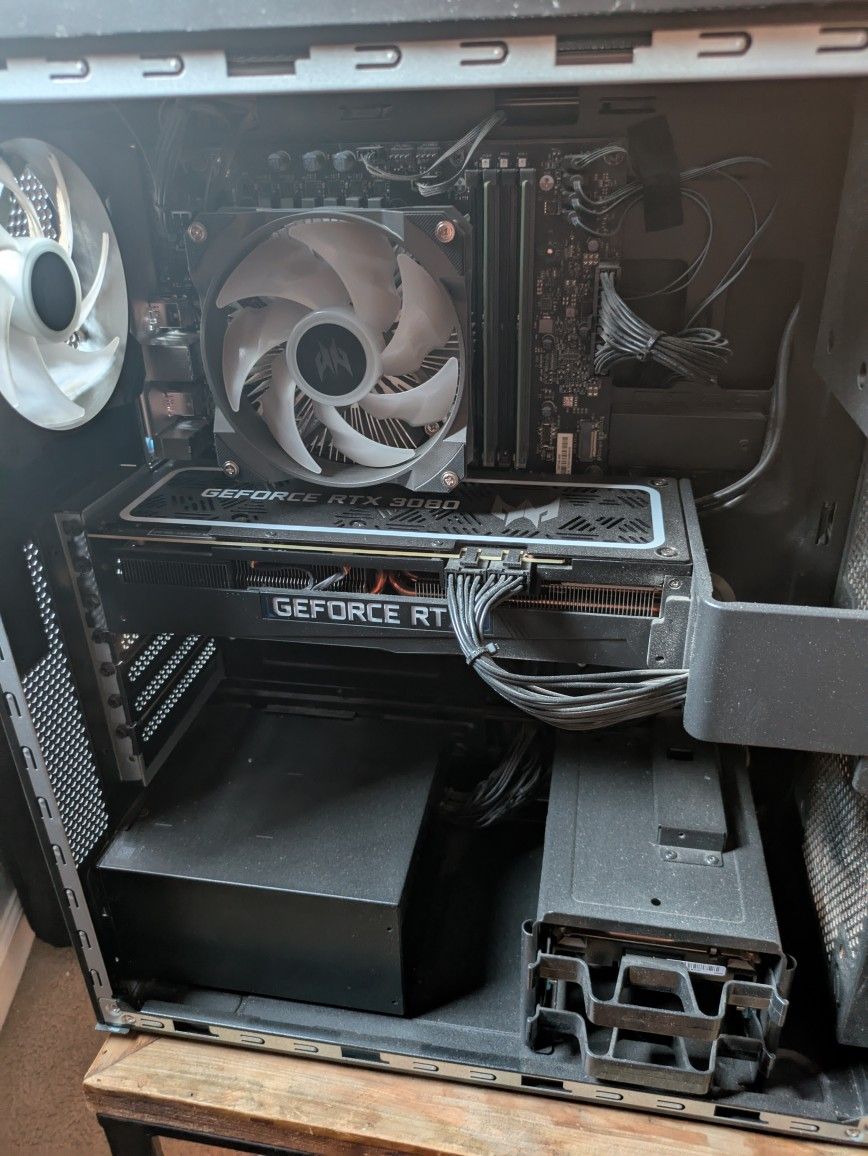 Predator Orion 5000 Rtx 3080 W Monitor And Keyboard