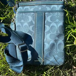 Coach crossbody purse 