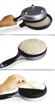 Crepe maker, electric. Villaware 5225. With silicone dipping pan.