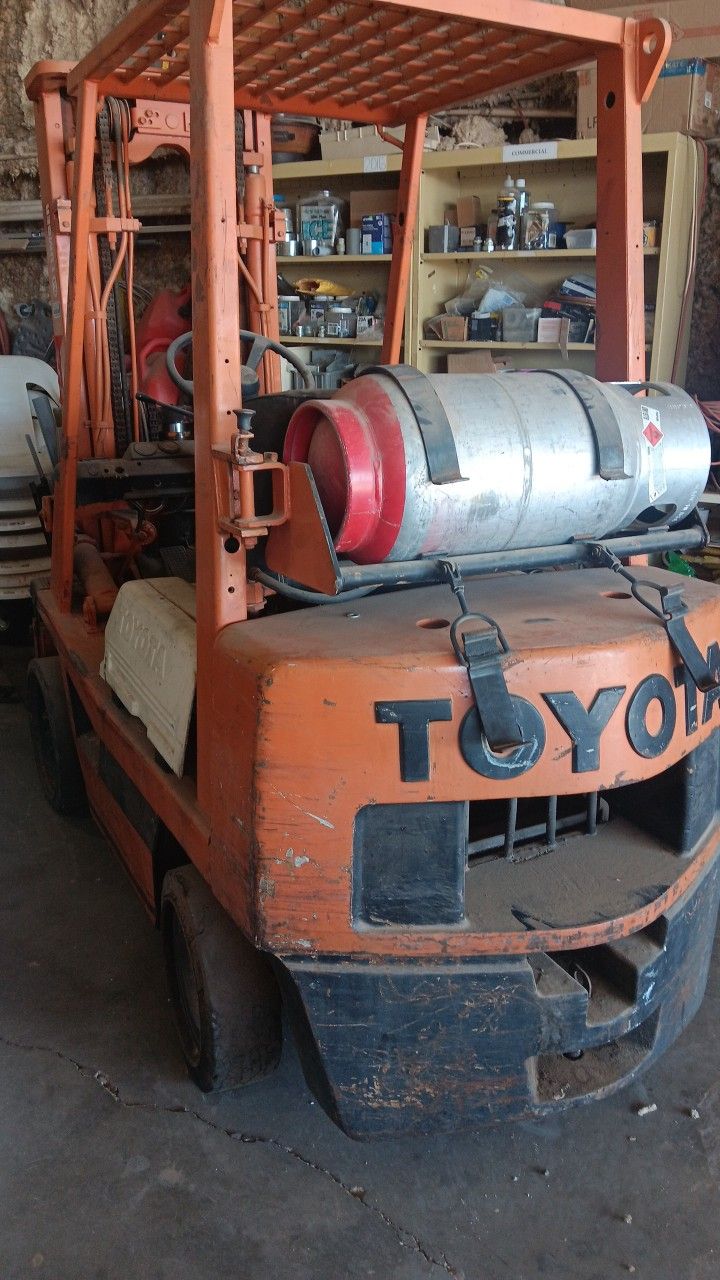 Toyota Propane Fork Lift