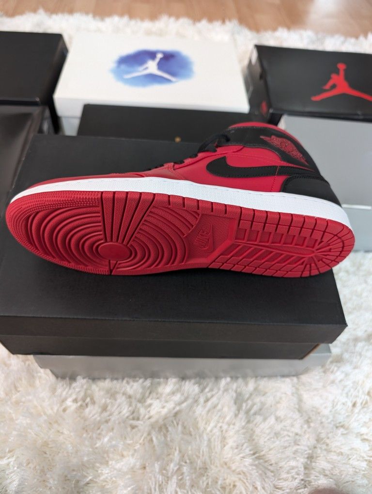 Jordan 1 Mid Reverse Bred