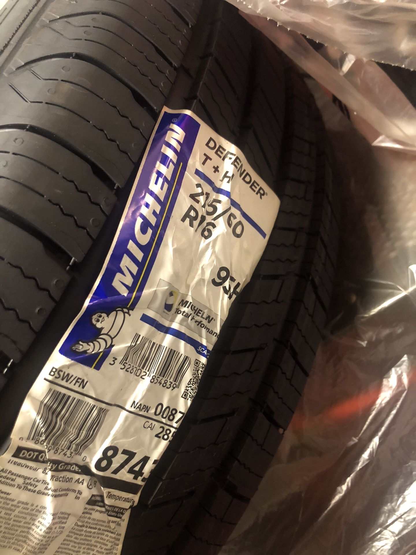 Michelin Defender T +H Tire