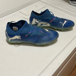 Puma Soccer Cleats size 9
