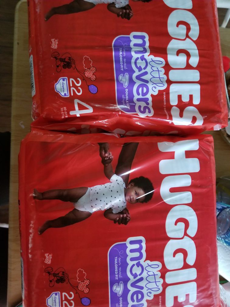 DIAPERS HUGGIES LITTLE MOVERS SIZE 4 2 PACKAGES FOR $12