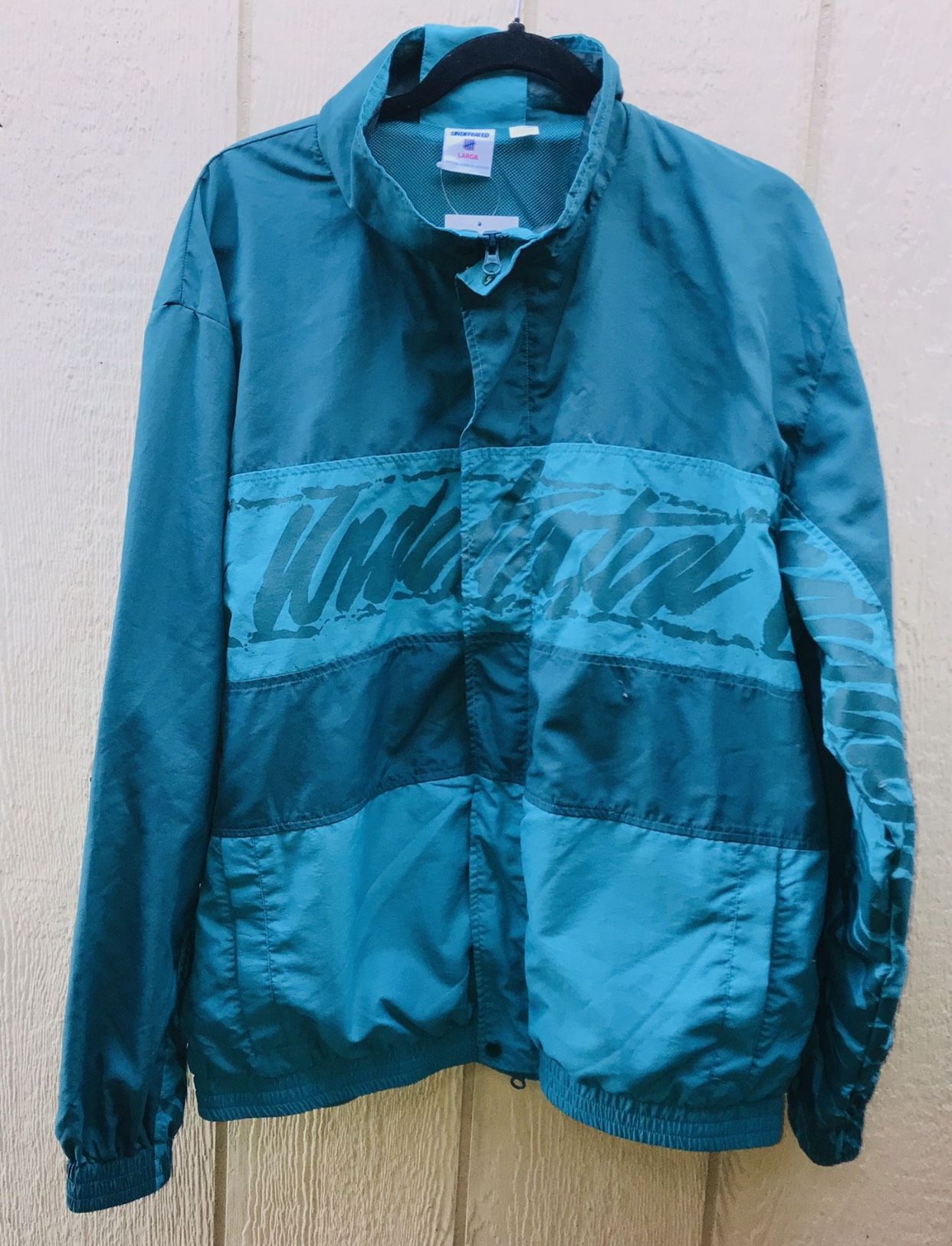 New Large  Undefeated  Jacket wind Breaker teal 
