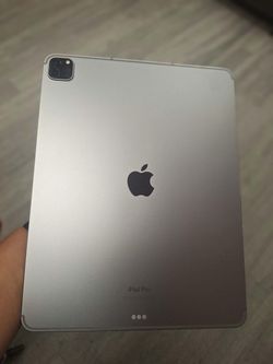 iPad Pro 6th gen 128gb wifi & lte