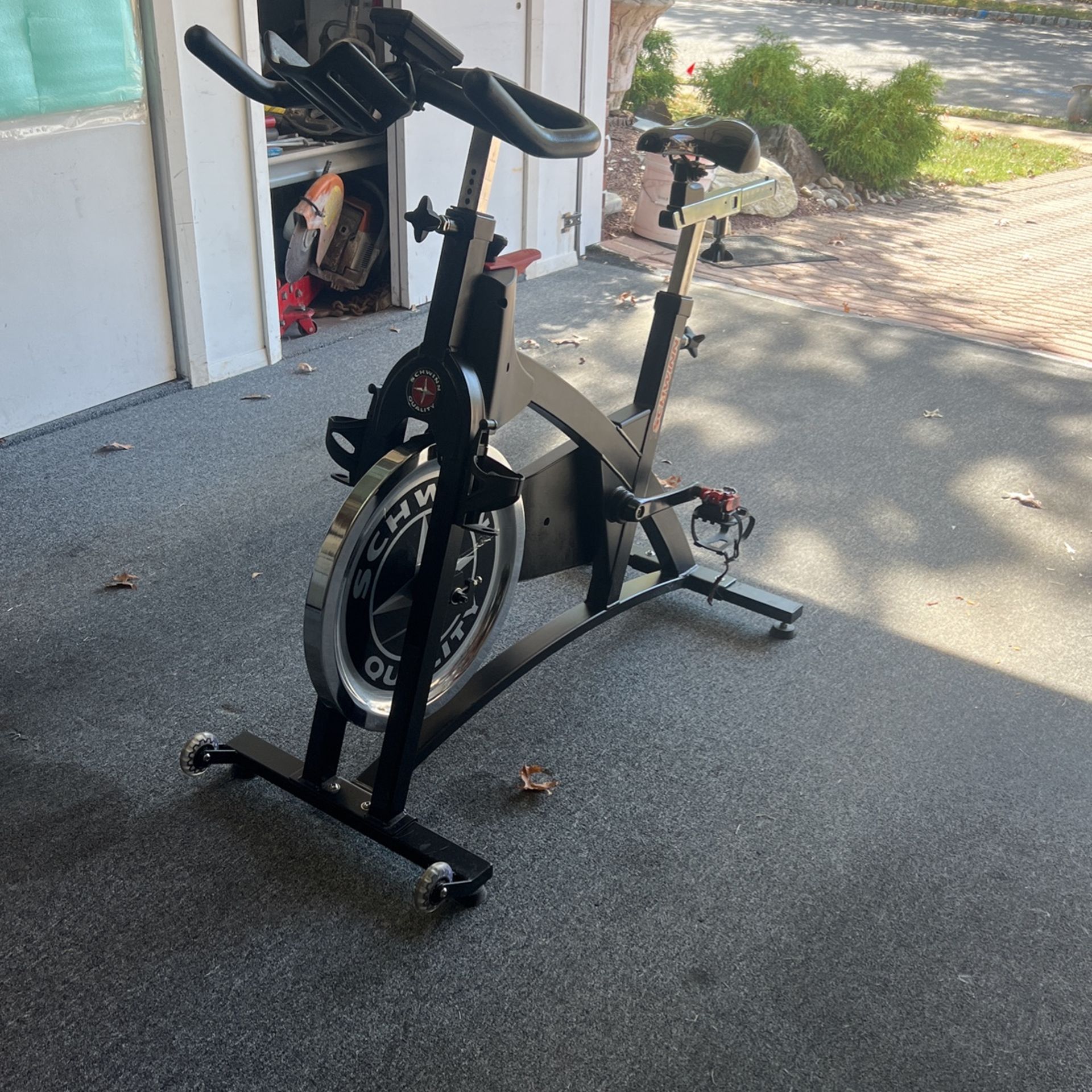 Schwinn Stationary Bike Ic Pro Schwinn IC Pro 20 Stationary Bike
