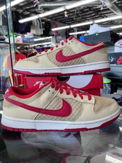 Nike Dunk Low Retro SE Strawberry White