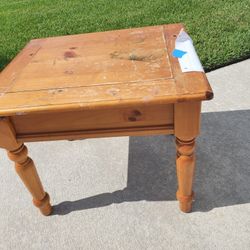 Wooden End Table With Drawer 