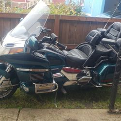 Motorcycle  Very Good Condition 2500 Cash  , Trade For Quadra Small Pick Up 