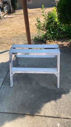 Two foot step ladder