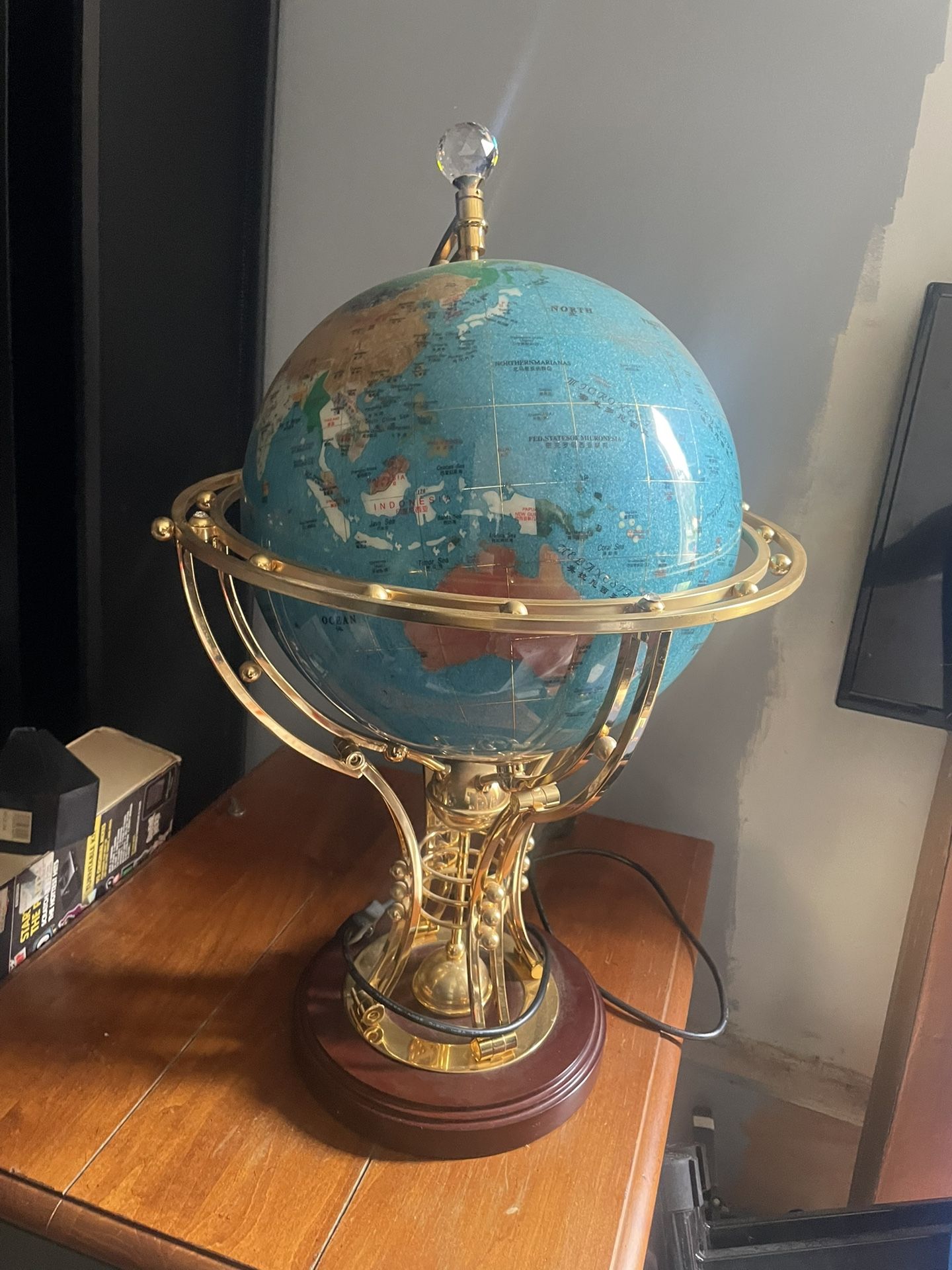 Light Up World Globe With Rhinestone On Top