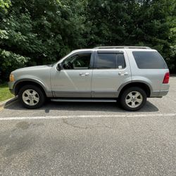 2004 Ford Explorer