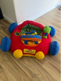 Melissa & Doug Sit me up car