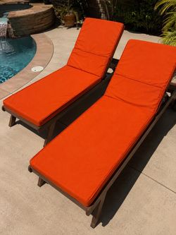 2 outdoor  chaise lounge covers