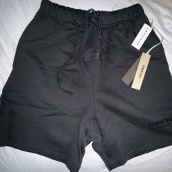Essentials Shorts 