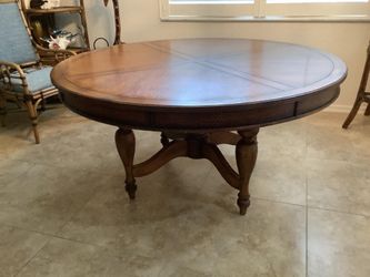 Tommy Bahama Style 60 inch round pedestal dining table