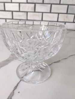 Glass bowl