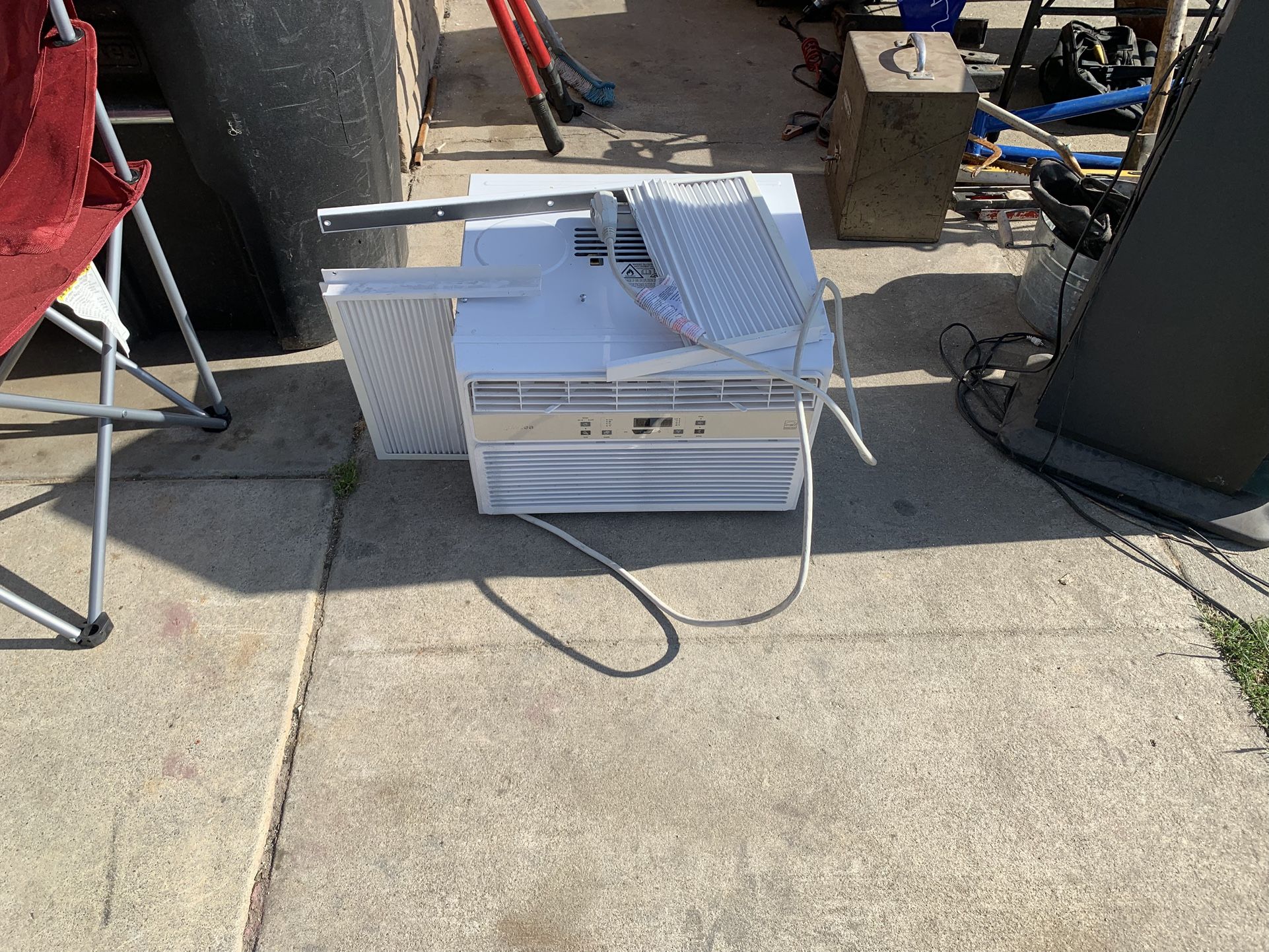 Window air conditioner
