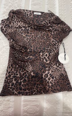 Women’s Leopard Draped Top fitted