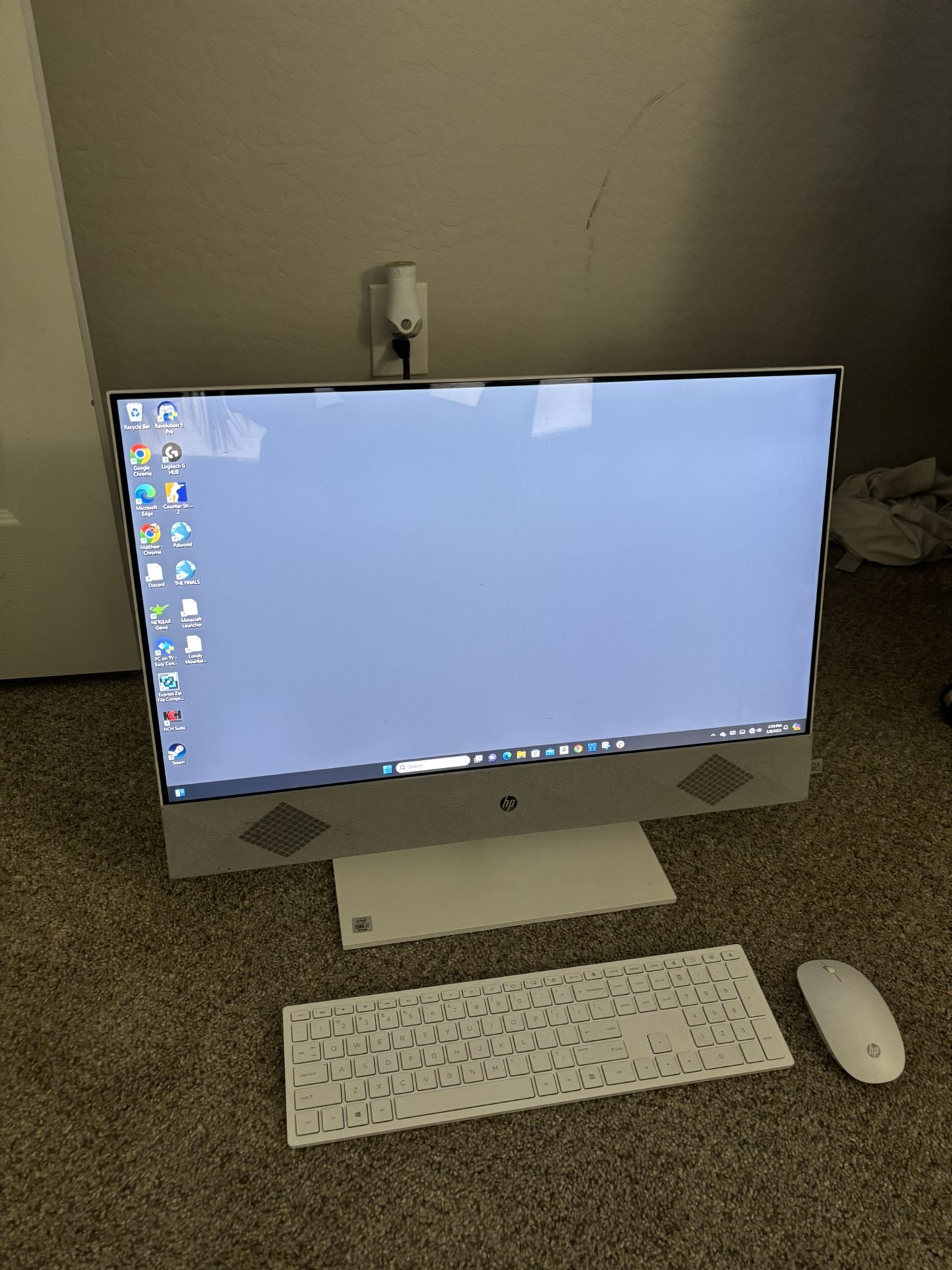 HP All In One Touchscreen 27 Inch PC