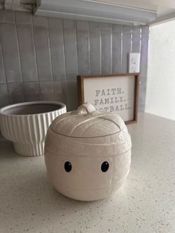 Halloween mummy jar