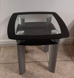 Modern Glass End Table / Side Table - Black & Silver - 24"
