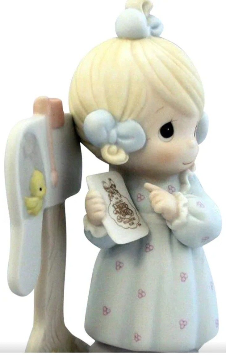 Precious Moments Figurine c0011 Sharing the Good News Together Collectors Club