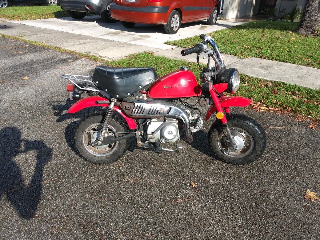Honda mini trail monkey bike clone